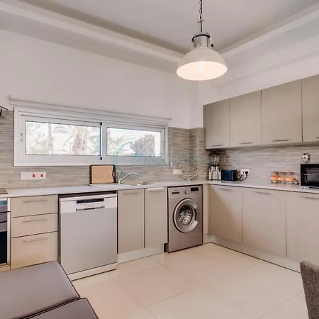 Dream 3bdr With Private Pool Near The Beach!
