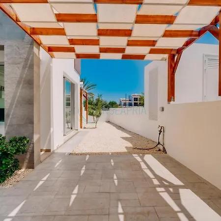 Dream 3bdr With Private Pool Near The Beach! * Paralimni