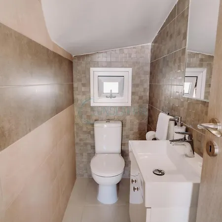 Dream 3bdr With Private Pool Near The Beach! Paralimni